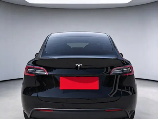 Tesla Model Y — Фото автомобиля 5