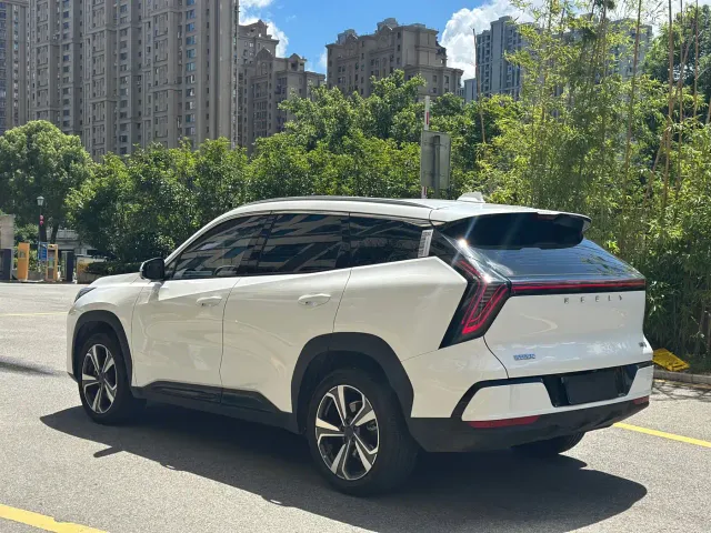Geely Boyue L — Фото автомобиля 6
