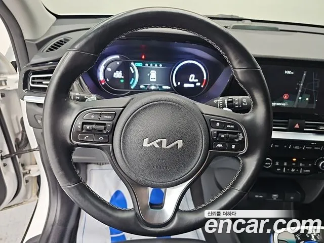 Kia Niro — Фото автомобиля 9