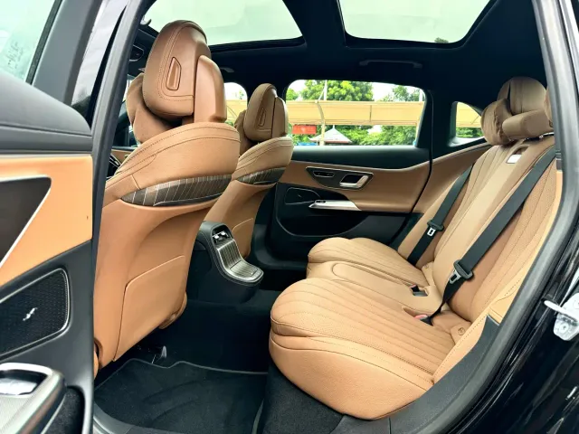 Mercedes-Benz E-Class — Фото автомобиля 9