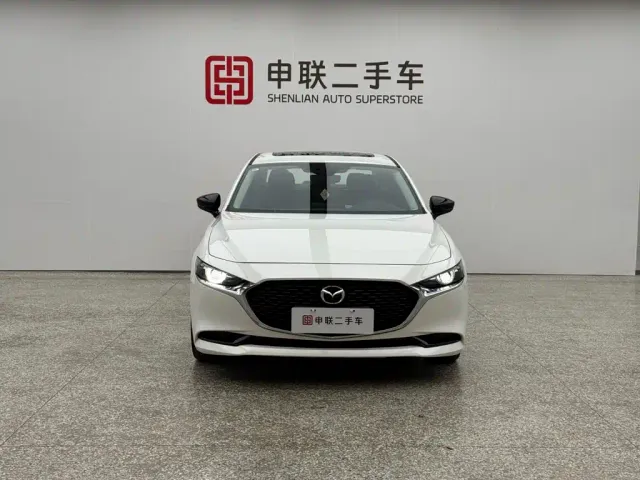 Mazda Axela — Фото автомобиля 5