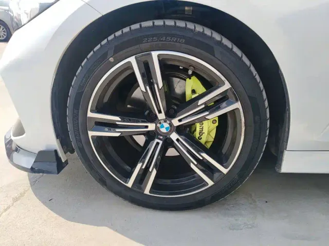 BMW 3 Series — Фото автомобиля 24