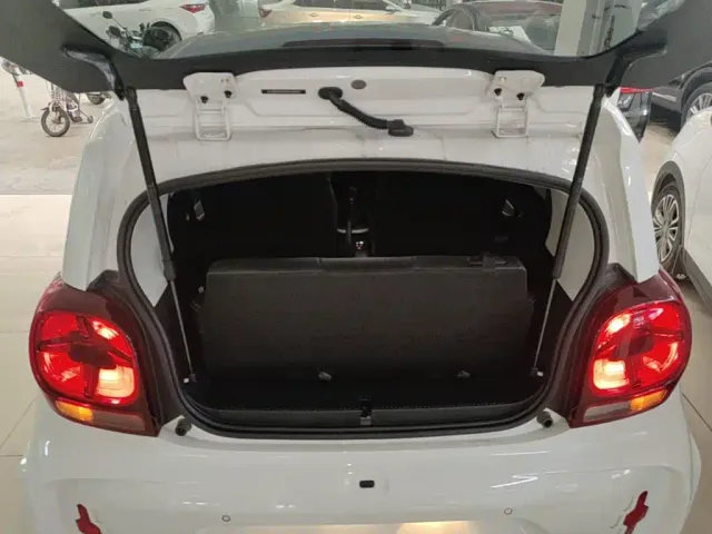 Roewe Clever — Фото автомобиля 18