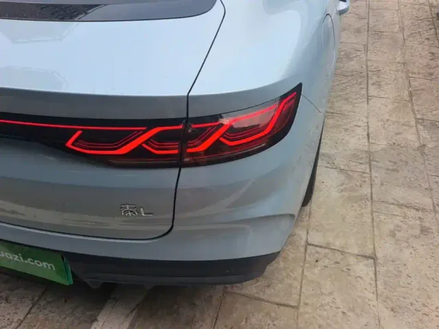 BYD Qin L — Фото автомобиля 7