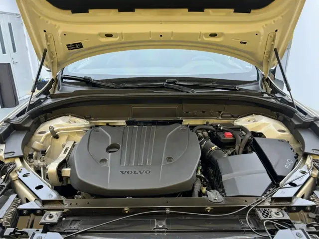 Volvo XC60 — Фото автомобиля 12