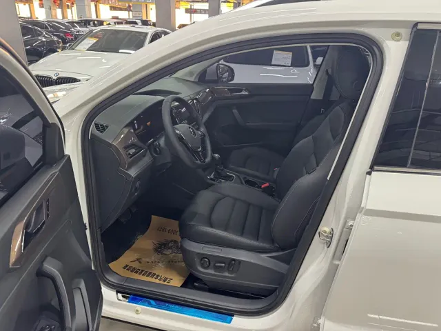 Volkswagen Tharu — Фото автомобиля 4
