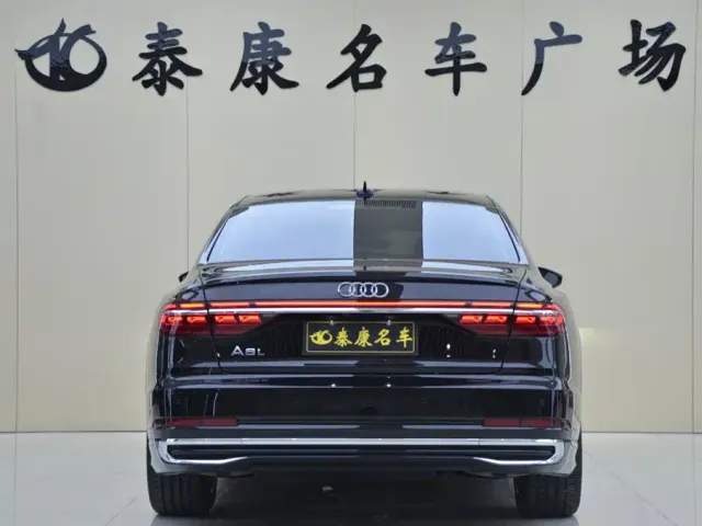 Audi A8 — Фото автомобиля 3