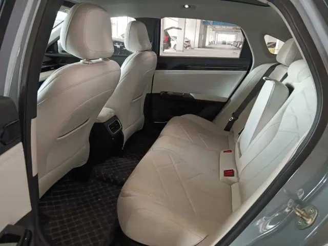 Geely Galaxy L6 — Фото автомобиля 9