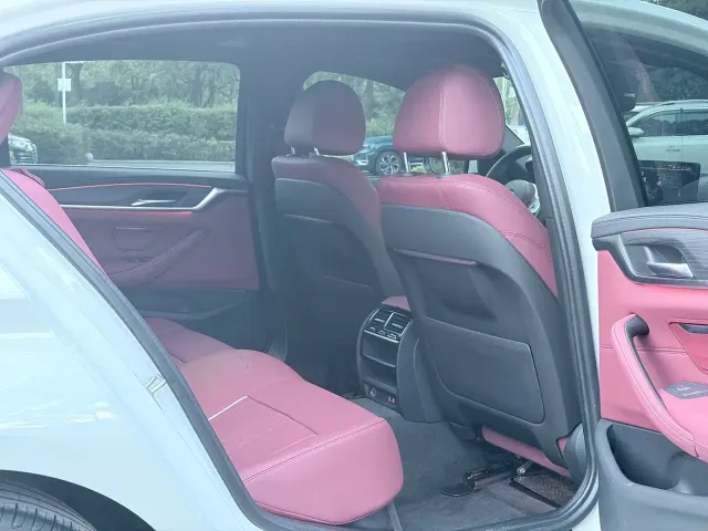 BMW 5 Series — Фото автомобиля 9