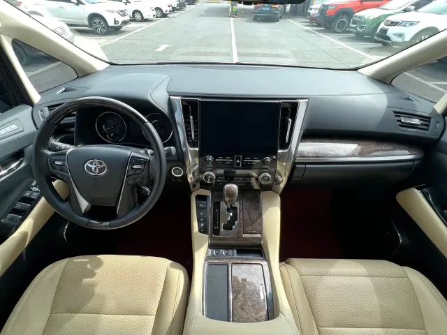 Toyota Alphard — Фото автомобиля 5