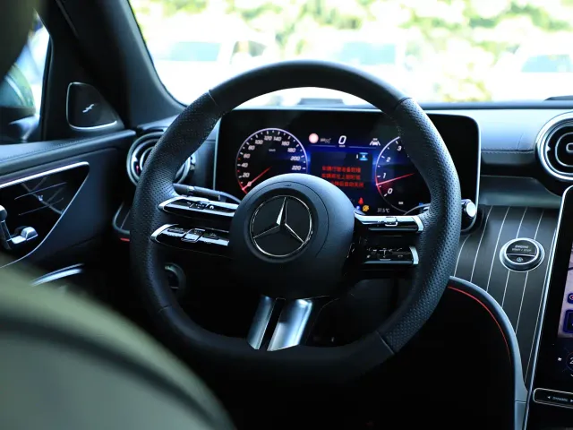 Mercedes-Benz C-Class — Фото автомобиля 4