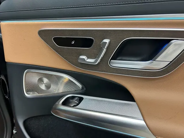 Mercedes-Benz E-Class — Фото автомобиля 15