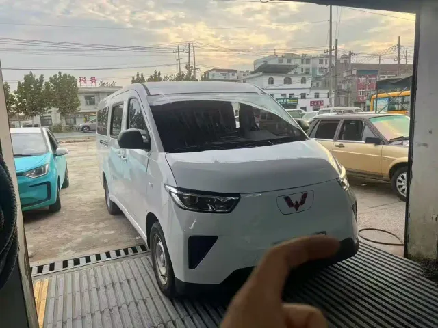 Wuling Yangguang — Фото автомобиля 2