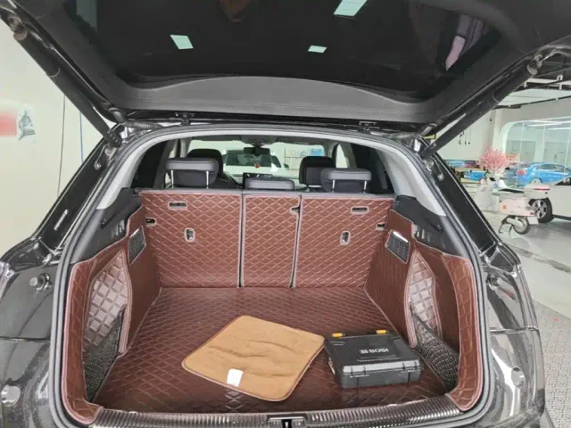 Audi Q5L — Фото автомобиля 18