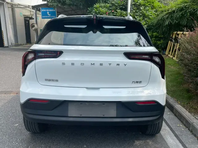 Geely Geometry E Firefly — Фото автомобиля 8