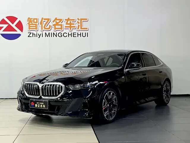 Фотография автомобиля — BMW 5 Series