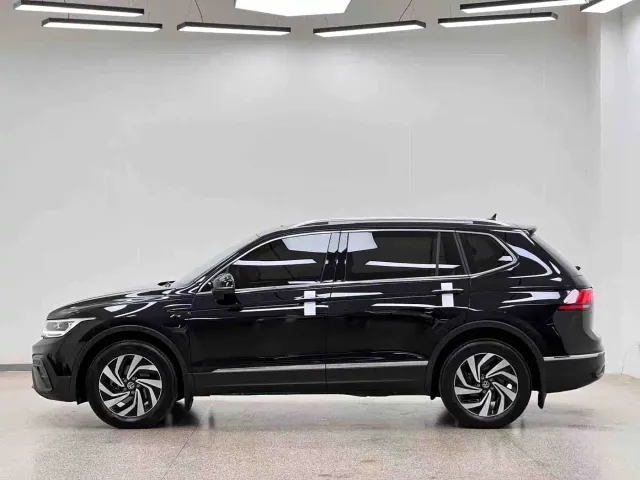 Volkswagen Tiguan L 2025 Model 300TSI Auto 2WD Dragon Edition — Фото автомобиля 30
