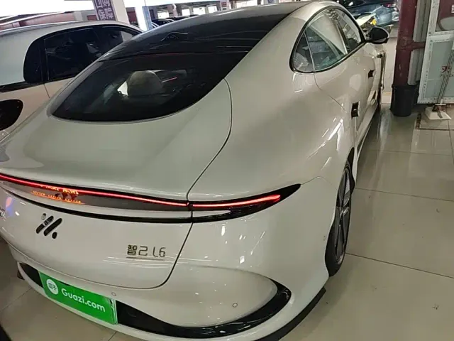IM Motors L6 — Фото автомобиля 5