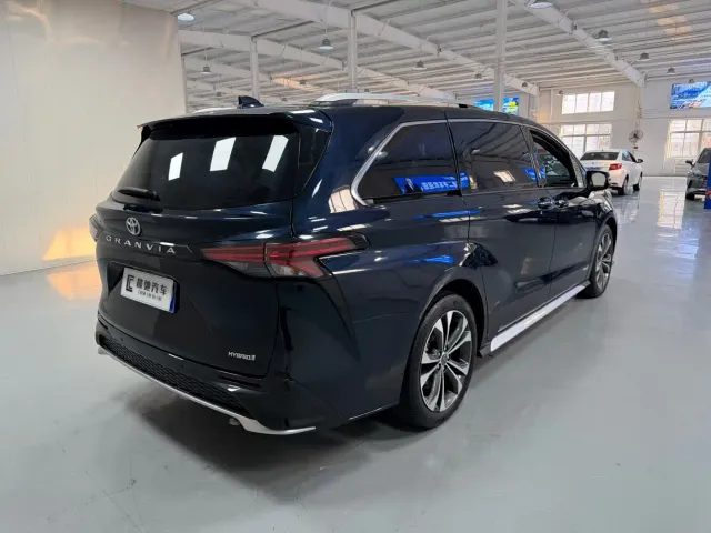 Toyota Granvia — Фото автомобиля 4