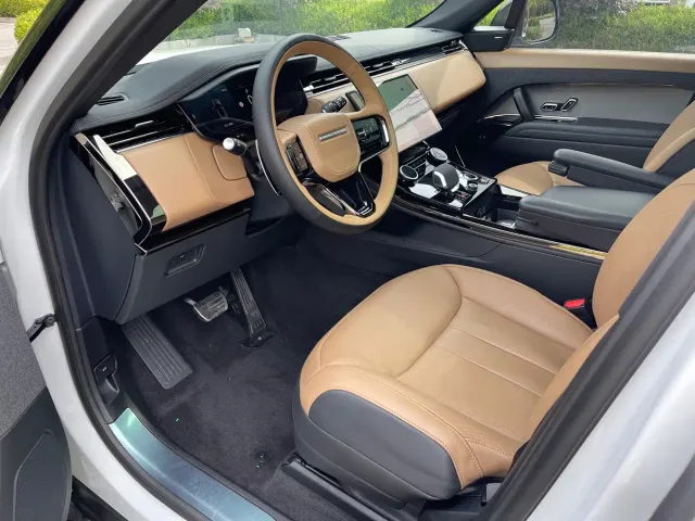 Land Rover Range Rover Sport — Фото автомобиля 3