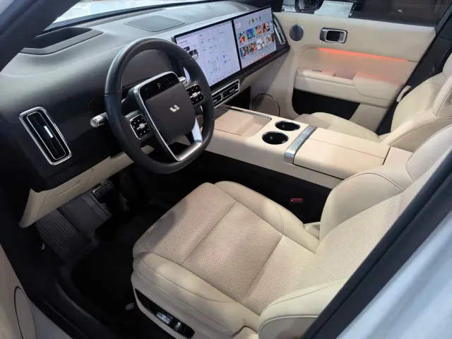 Li Auto L7 — Фото автомобиля 4
