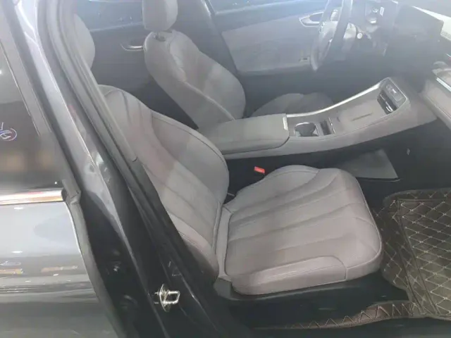 Roewe M7 DMH — Фото автомобиля 24