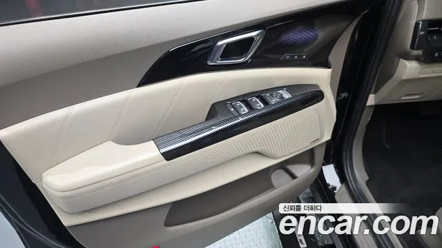 Kia Carnival Generation 4 — Фото автомобиля 24