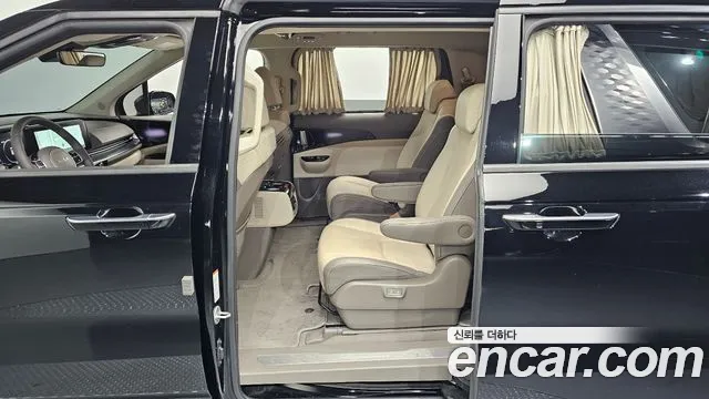 Kia Carnival Generation 4 — Фото автомобиля 11