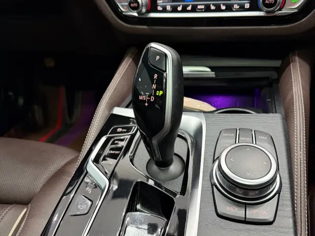 BMW BMW 5 Series 2022 Model Third Facelift 530Li Premium M Sport Package — Фото автомобиля 15