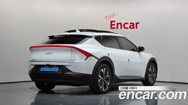 Kia EV6 — Фото автомобиля 2