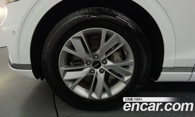 Genesis GV70 — Фото автомобиля 5