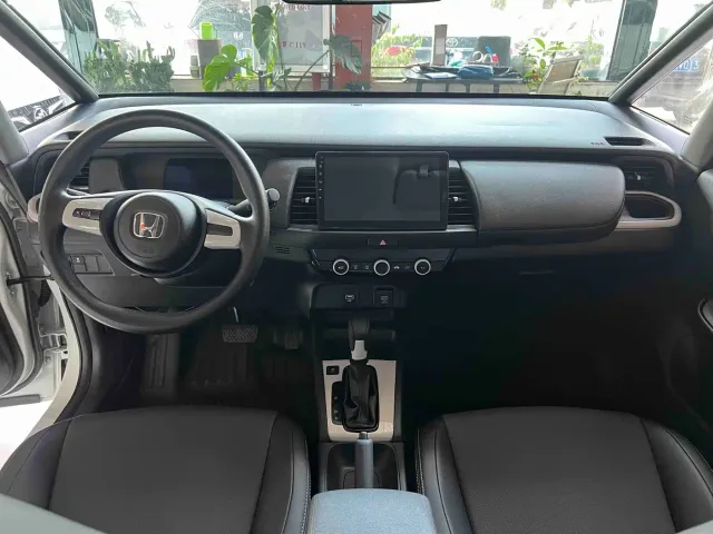 Honda Fit — Фото автомобиля 8