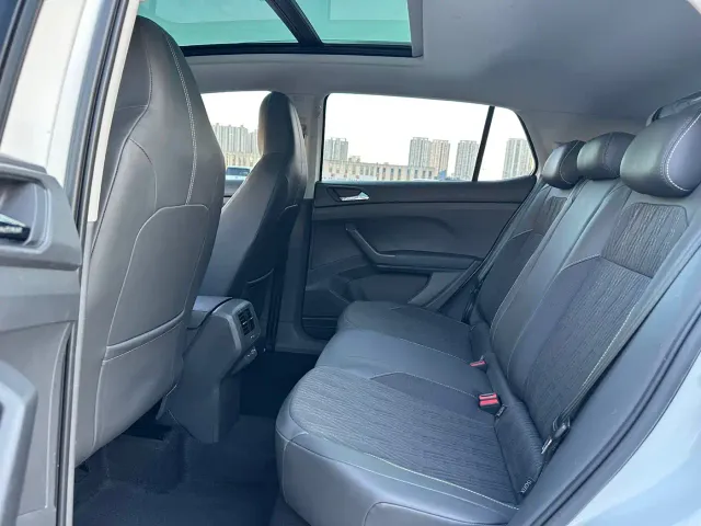 Volkswagen T-Cross — Фото автомобиля 10