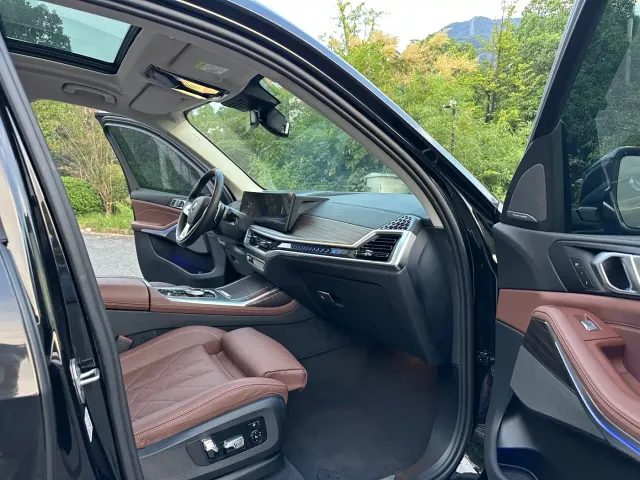 BMW X7 — Фото автомобиля 9