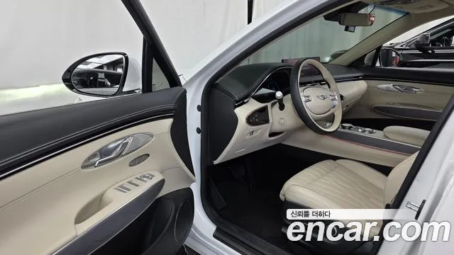 Genesis GV70 — Фото автомобиля 15