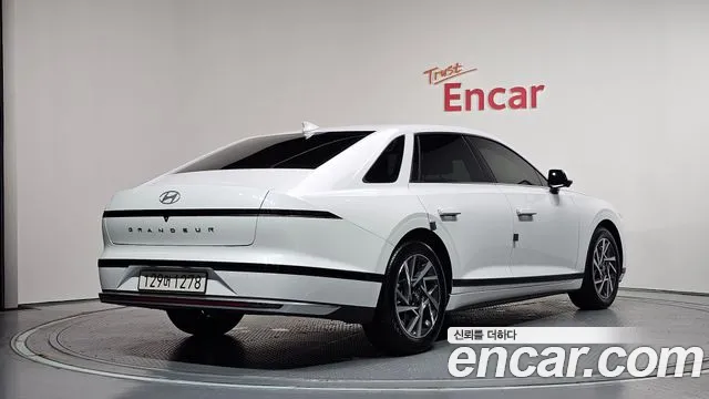 Hyundai Grandeur Grandeur (GN7) 2.5 Бензин 2WD — Фото автомобиля 2