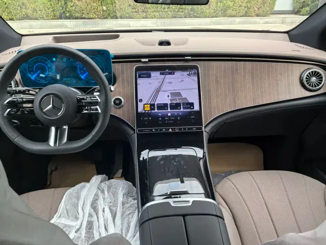 Mercedes-Benz EQE SUV — Фото автомобиля 5
