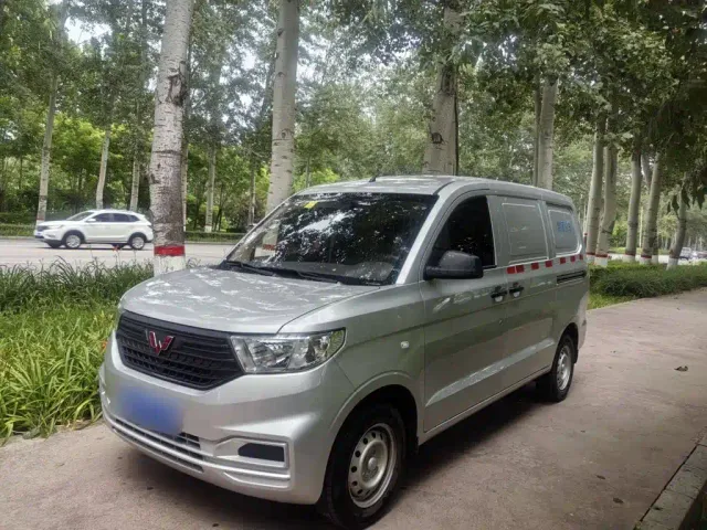 Фотография автомобиля — Wuling Hongguang V