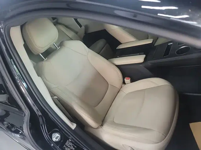 Toyota Sienna — Фото автомобиля 24