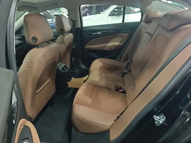 Buick Regal — Фото автомобиля 16