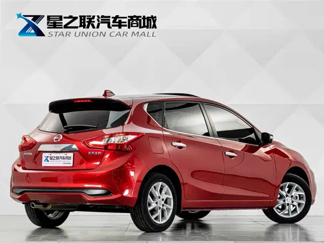 Nissan Tiida — Фото автомобиля 6
