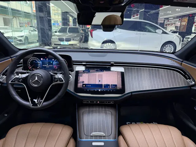 Mercedes-Benz E-Class — Фото автомобиля 7