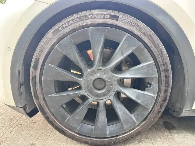 Tesla Model Y — Фото автомобиля 7