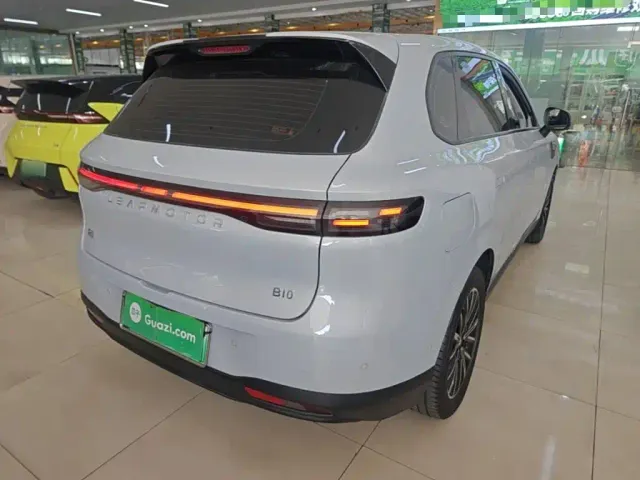 Leapmotor B10 — Фото автомобиля 6