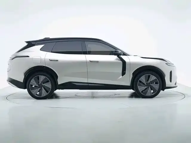 Lynk & Co 08 EM-P — Фото автомобиля 7