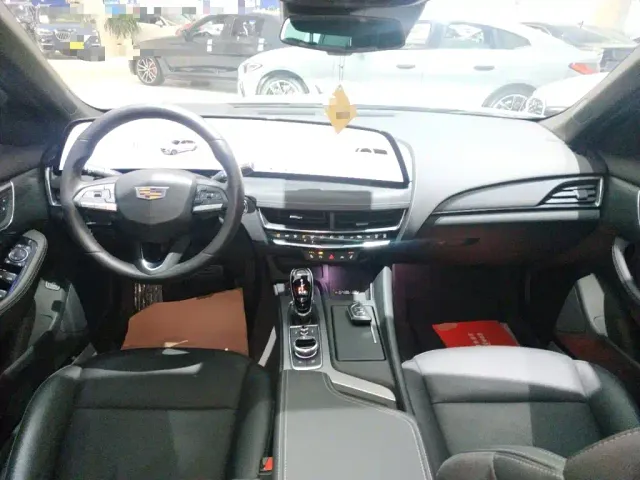 Cadillac CT5 — Фото автомобиля 9