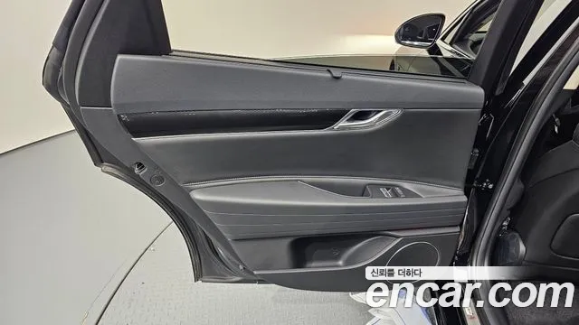 Genesis G80 Бензин 2.5 турбо 2WD — Фото автомобиля 24