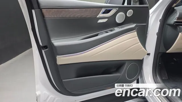 Genesis GV80 — Фото автомобиля 24