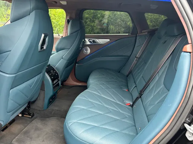 BMW XM — Фото автомобиля 11