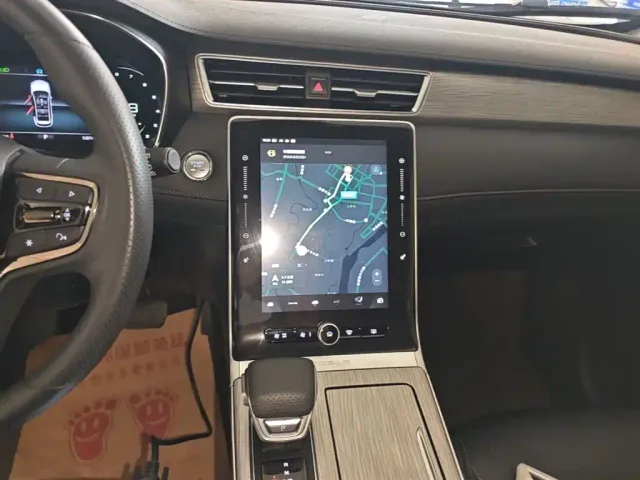 Roewe RX5 — Фото автомобиля 12
